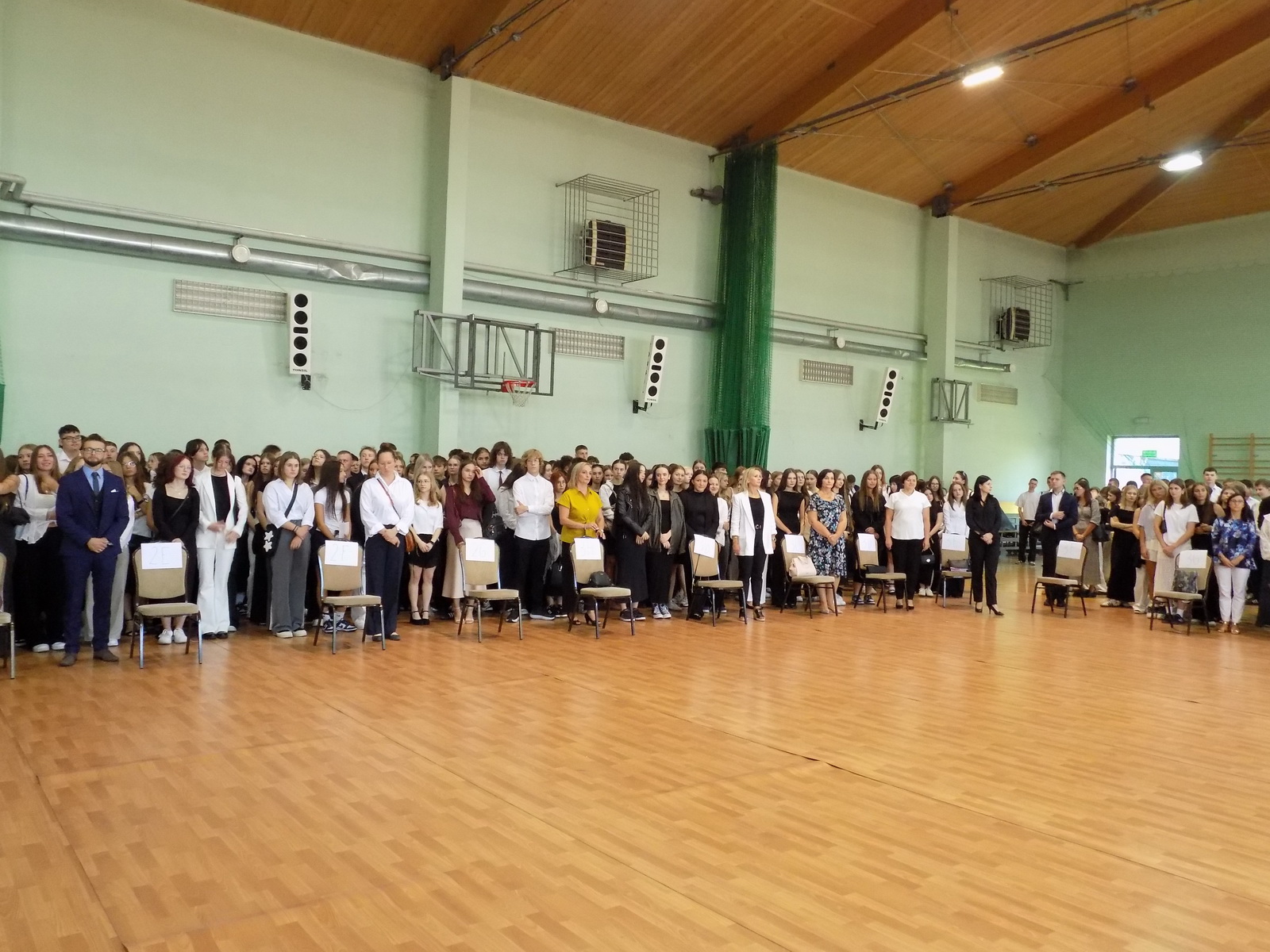 Zdjęcie Rozp roku 2025-2026 (25)5ac26714-151f-4853-b01d-6efaed5e5e73.JPG w galerii Uroczyste rozpoczęcie roku szkolnego 2025/2026